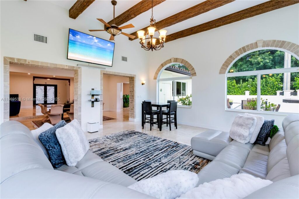 4001 Santa Maria St, Coral Gables FL 33146