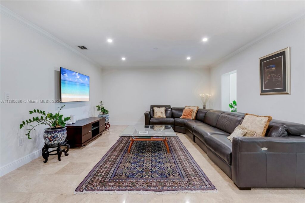 4001 Santa Maria St, Coral Gables FL 33146