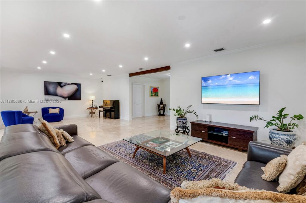 4001 Santa Maria St, Coral Gables FL 33146