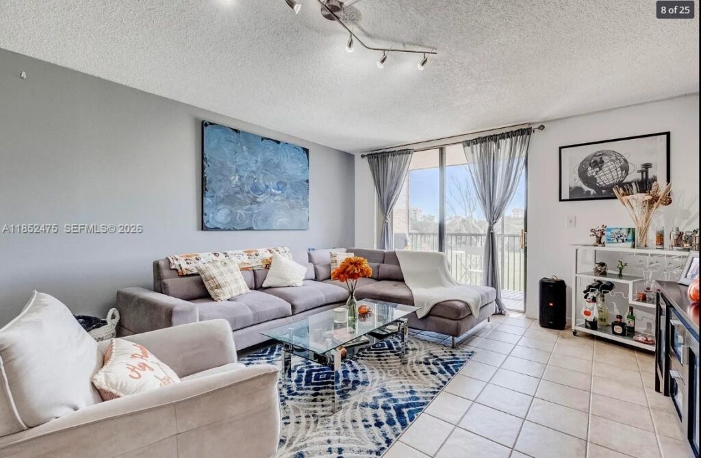 5570 NW 44th St # 412A, Lauderhill FL 33319