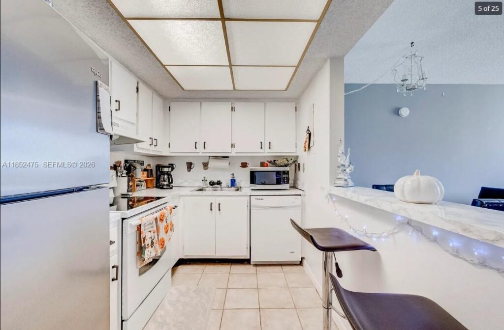 5570 NW 44th St # 412A, Lauderhill FL 33319