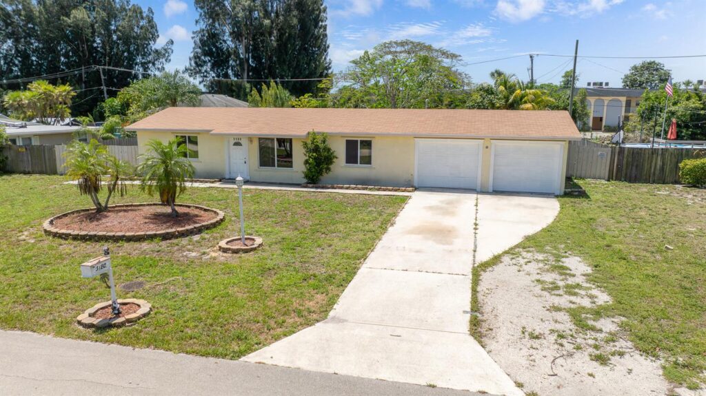 3180 Carol Avenue, Palm Springs FL 33461