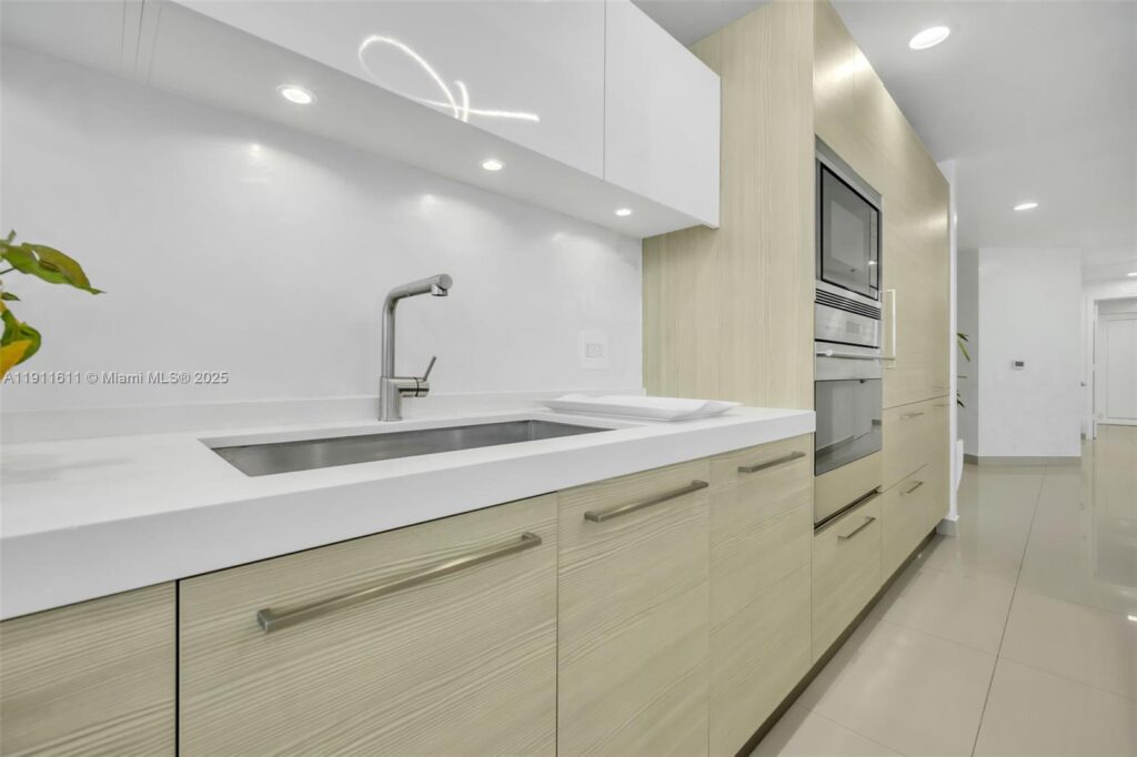 17301 Biscayne Blvd # 910, North Miami Beach FL 33160
