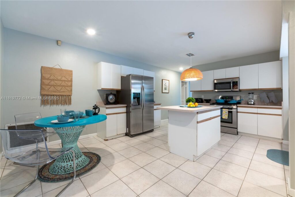 1122 S N St, Lake Worth FL 33460