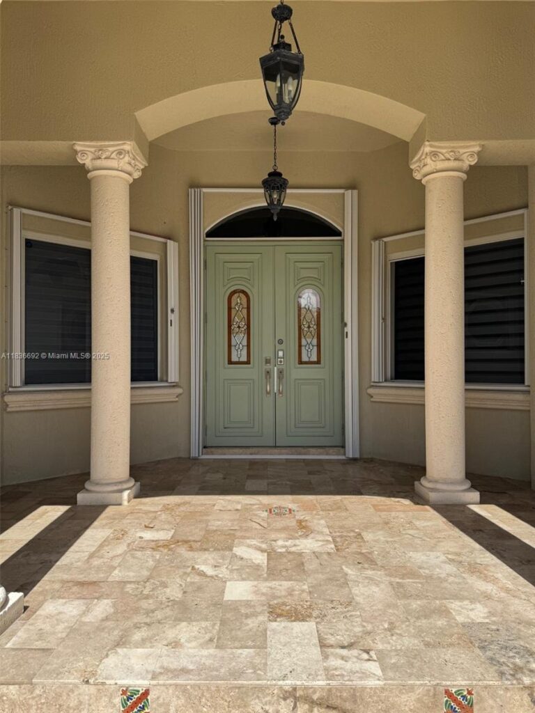 13400 SW 83rd Ave, Pinecrest FL 33156