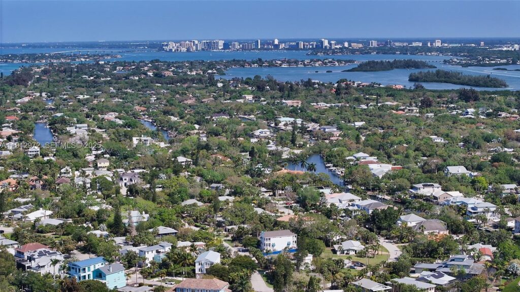 5375 CALLE FLORIDA, Sarasota FL 34242