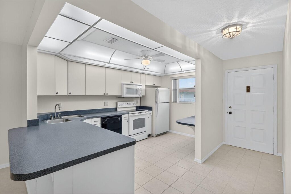 1245 Carlton Court # 204, Fort Pierce FL 34949
