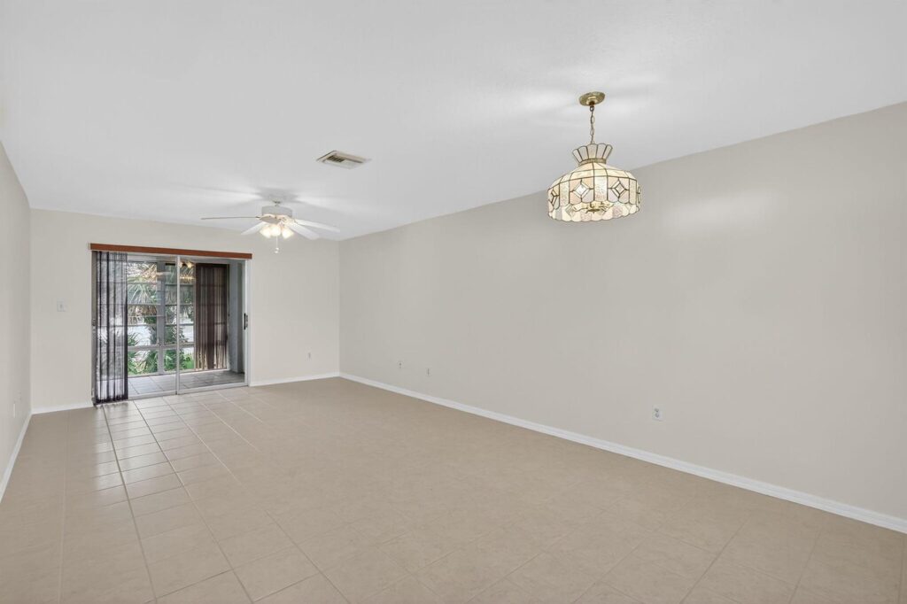 1245 Carlton Court # 204, Fort Pierce FL 34949