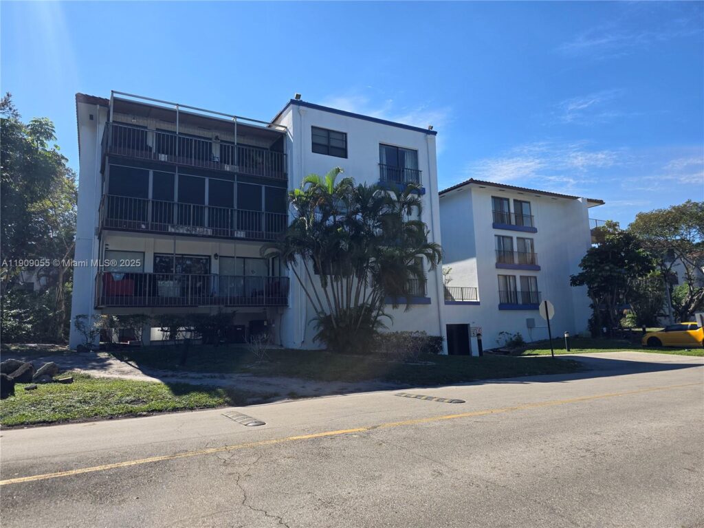 6010 S Falls Cir Dr # 206, Lauderhill FL 33319