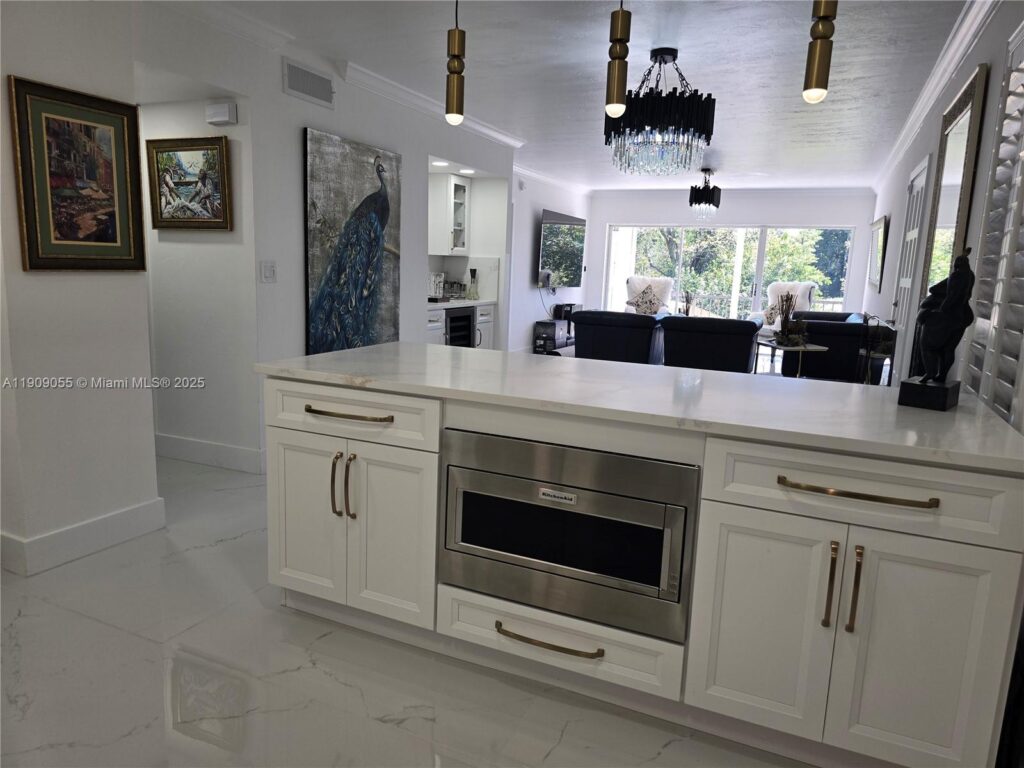 6010 S Falls Cir Dr # 206, Lauderhill FL 33319