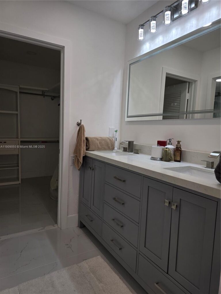 6010 S Falls Cir Dr # 206, Lauderhill FL 33319