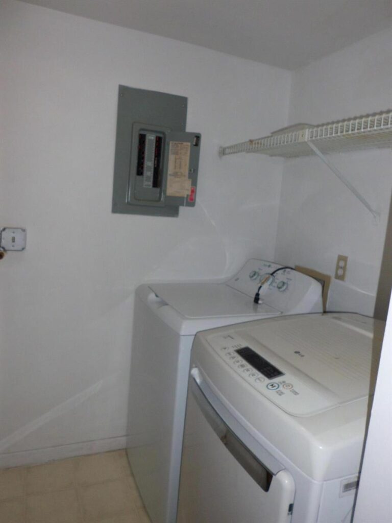 121 Lake Pine Circle # 2, FL 33463