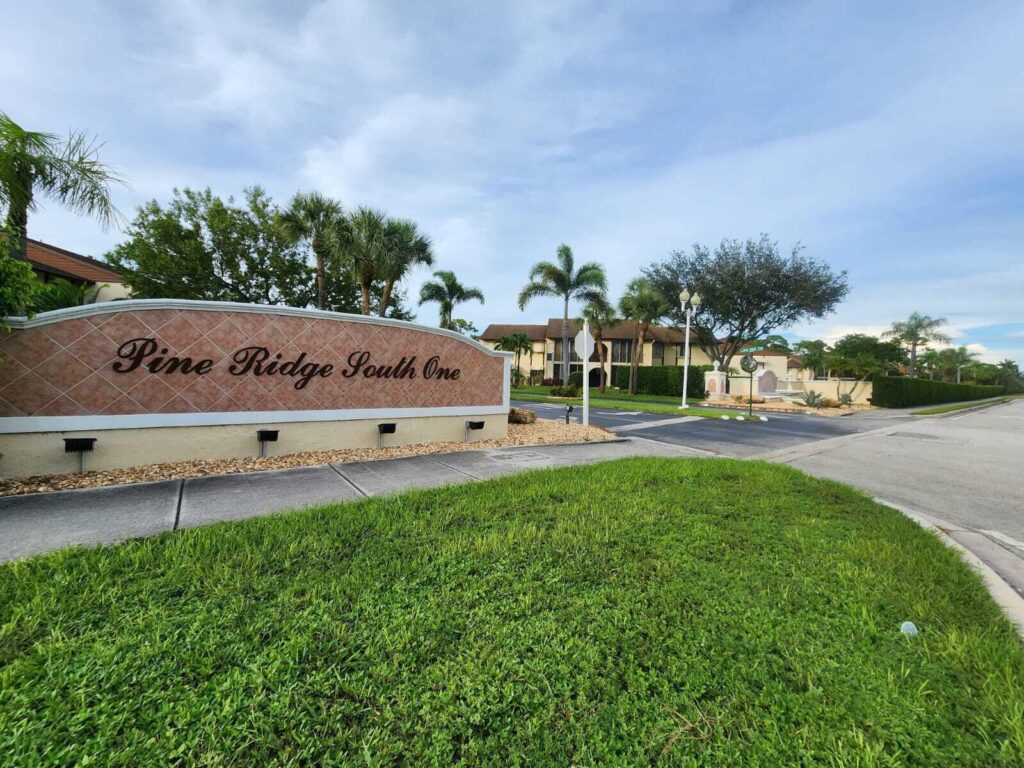 121 Lake Pine Circle # 2, FL 33463