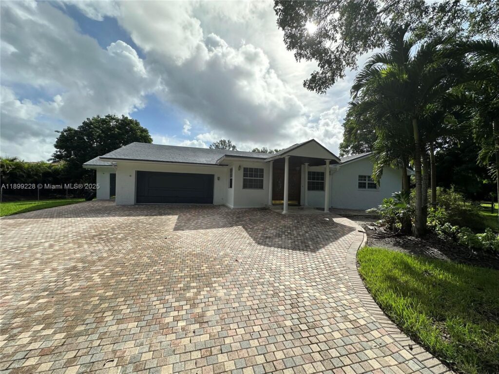 6300 SW 181st Ln, Southwest Ranches FL 33331