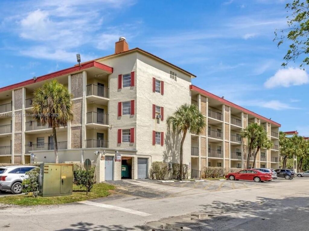 3001 NW 48th Ave # 444, Lauderdale Lakes FL 33313