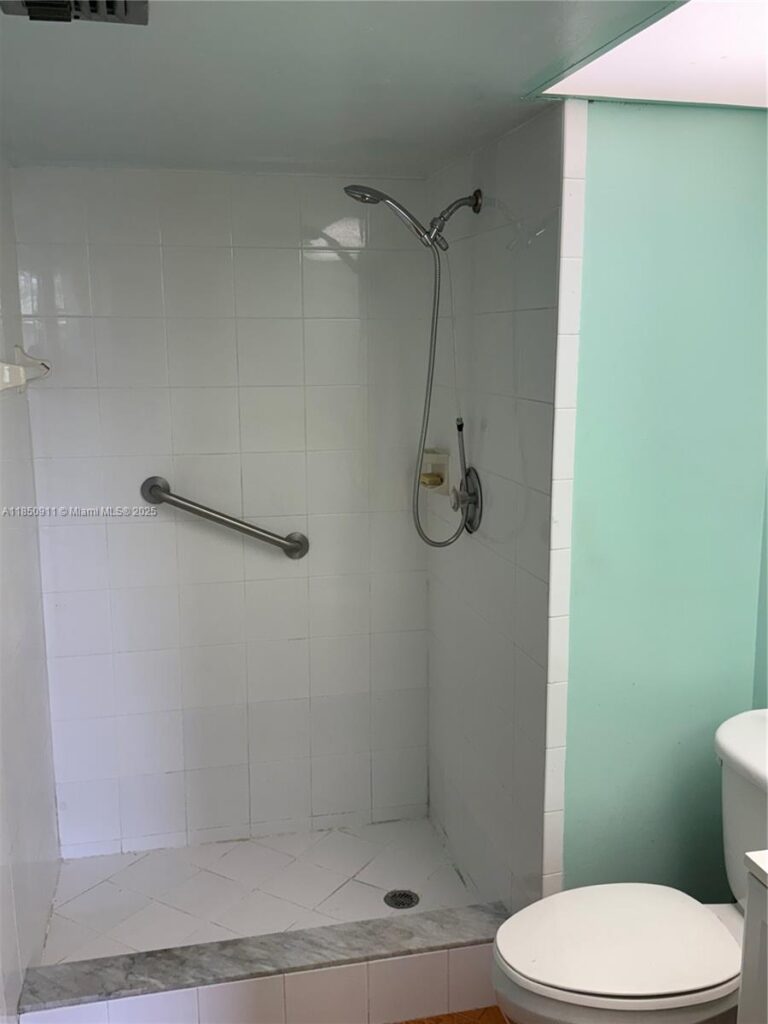 3001 NW 48th Ave # 444, Lauderdale Lakes FL 33313