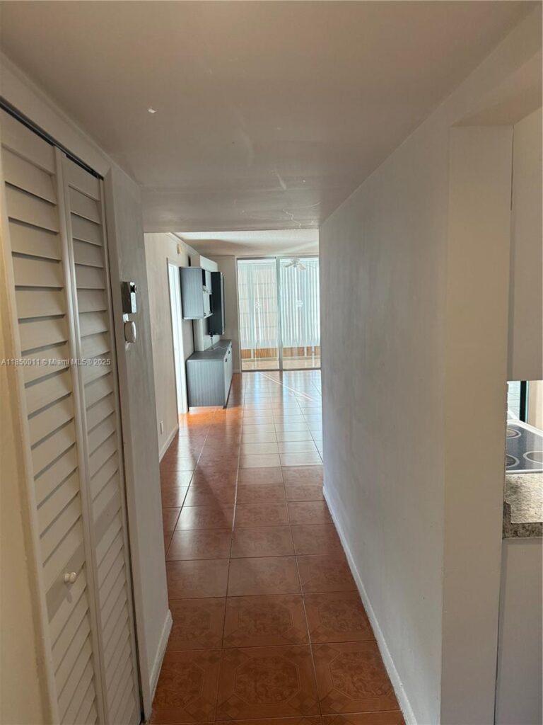 3001 NW 48th Ave # 444, Lauderdale Lakes FL 33313