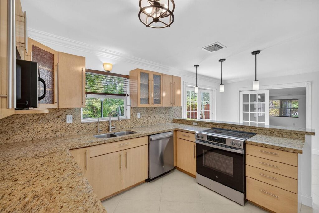 2924 NW 8th Avenue, Wilton Manors FL 33311