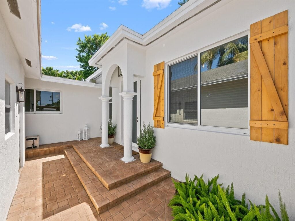812 NW 26th Street, Wilton Manors FL 33311