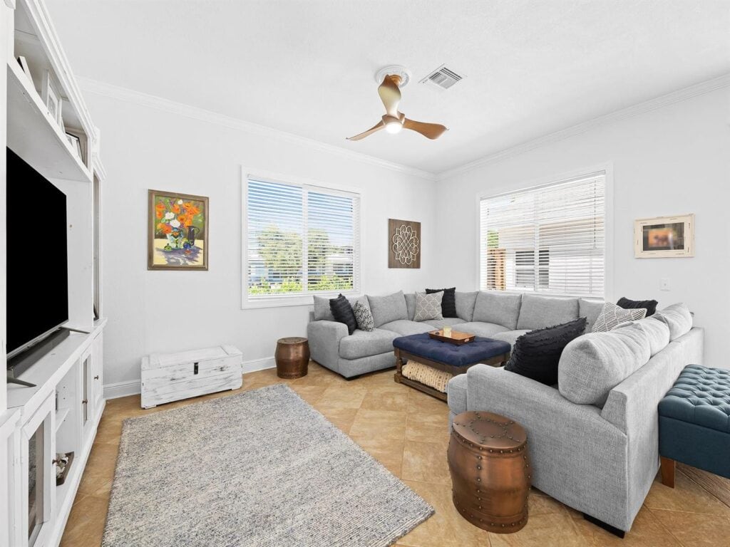 812 NW 26th Street, Wilton Manors FL 33311