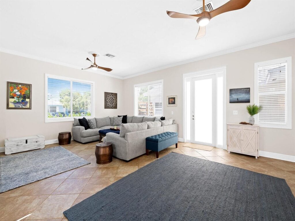 812 NW 26th Street, Wilton Manors FL 33311
