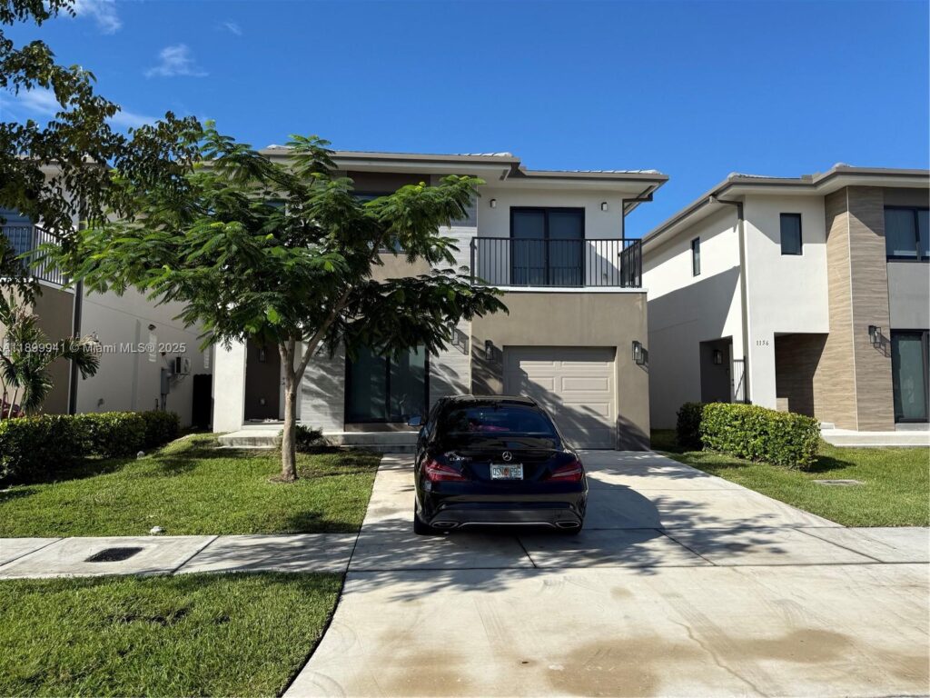1159 NW 1st St, Florida City FL 33034