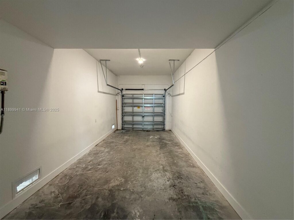 1159 NW 1st St, Florida City FL 33034