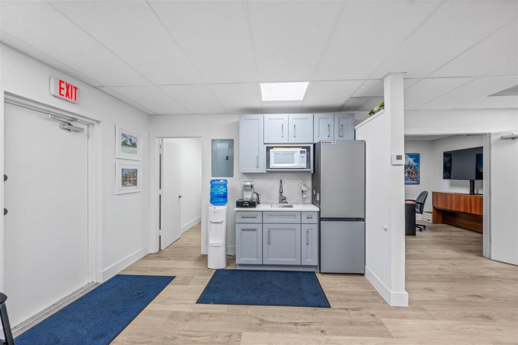 1881 N University Drive # 205, Coral Springs FL 33071