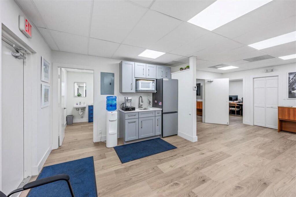 1881 N University Drive # 205, Coral Springs FL 33071