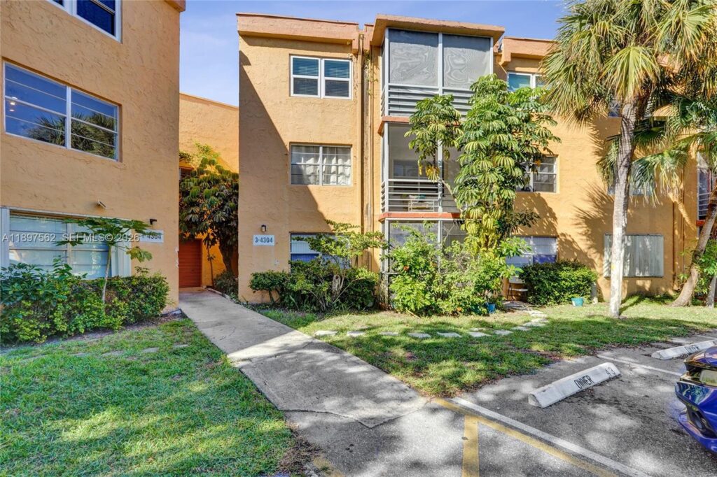 4314 NW 9th Ave # 3D, Deerfield Beach FL 33064