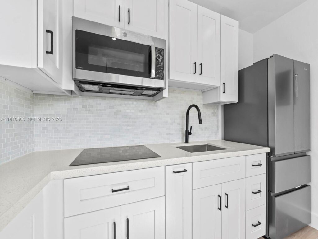 300 NW 7th Ave # 1, Miami FL 33128