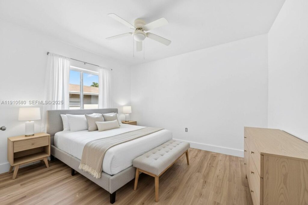 300 NW 7th Ave # 1, Miami FL 33128