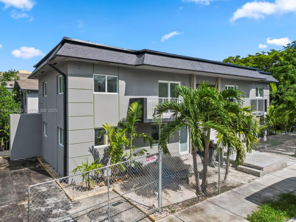 300 NW 7th Ave # 1, Miami FL 33128