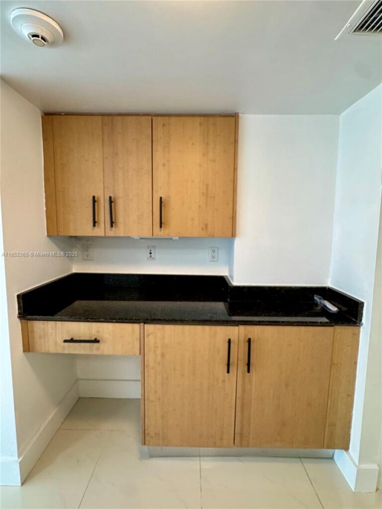 10275 Collins Ave # 316, Bal Harbour FL 33154