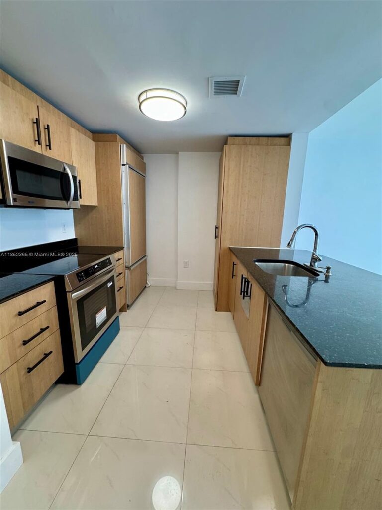 10275 Collins Ave # 316, Bal Harbour FL 33154