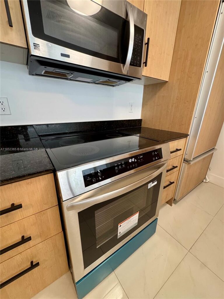 10275 Collins Ave # 316, Bal Harbour FL 33154