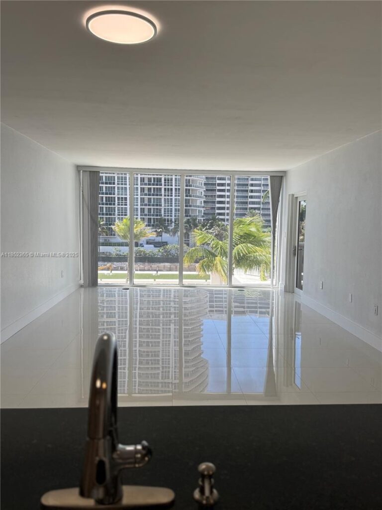 10275 Collins Ave # 316, Bal Harbour FL 33154