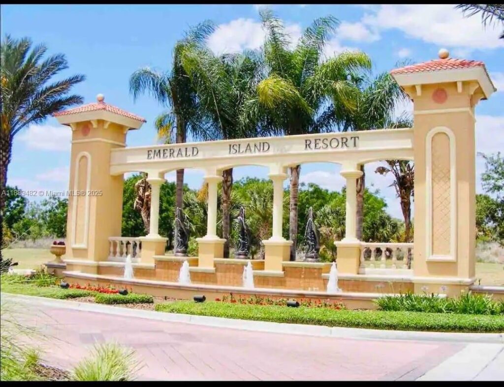 8520 SUNRISE KEY DR, Kissimmee FL 34747