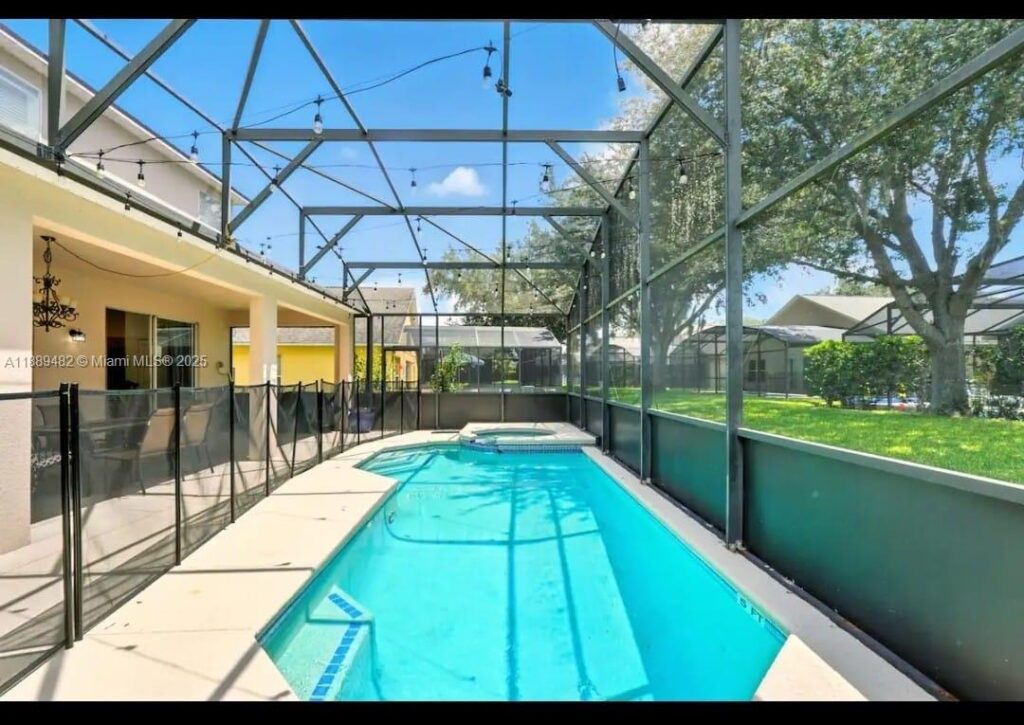 8520 SUNRISE KEY DR, Kissimmee FL 34747