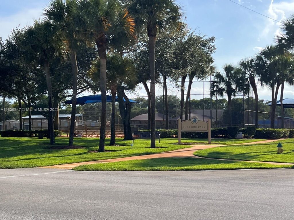 641 NW 42nd Ave, Coconut Creek FL 33066