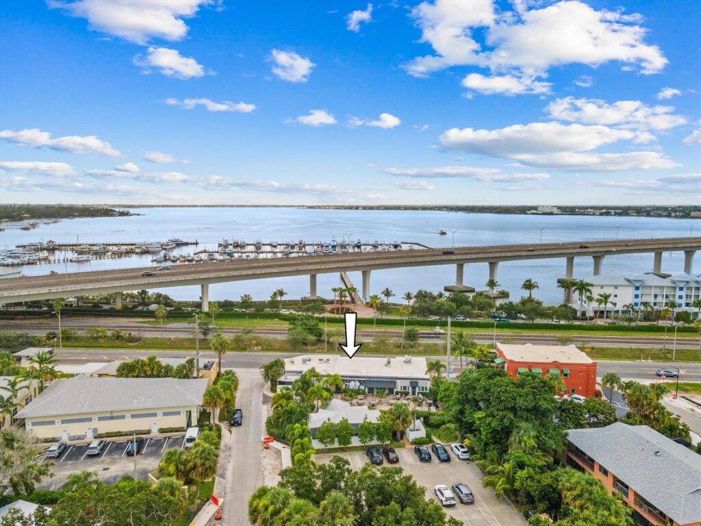514 NW Dixie Highway, Stuart FL 34994