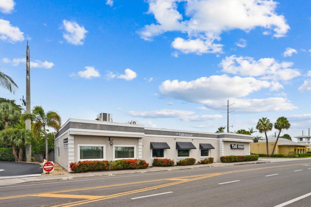 514 NW Dixie Highway, Stuart FL 34994