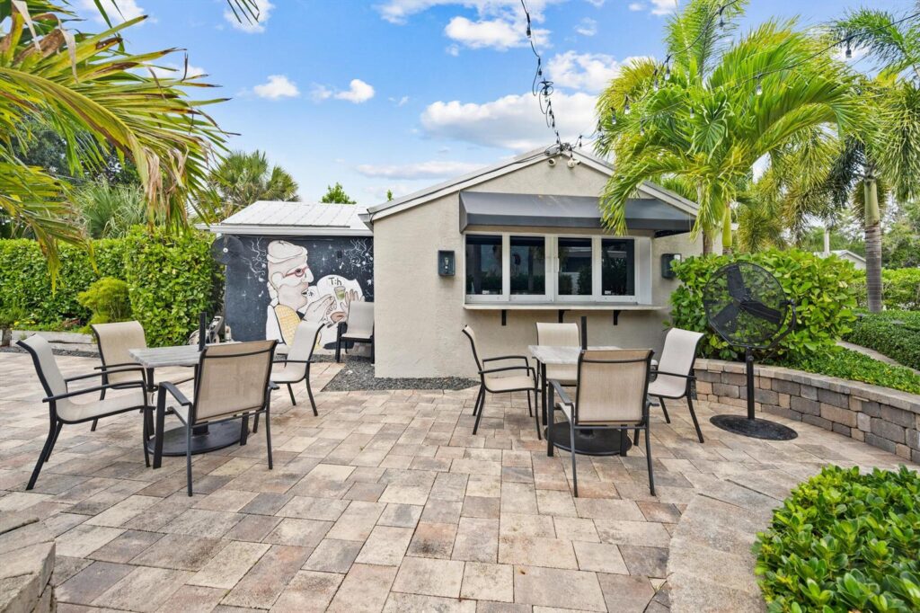 514 NW Dixie Highway, Stuart FL 34994