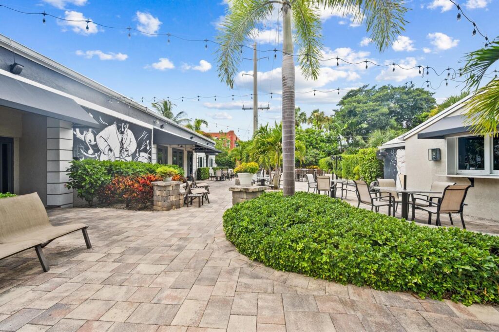 514 NW Dixie Highway, Stuart FL 34994