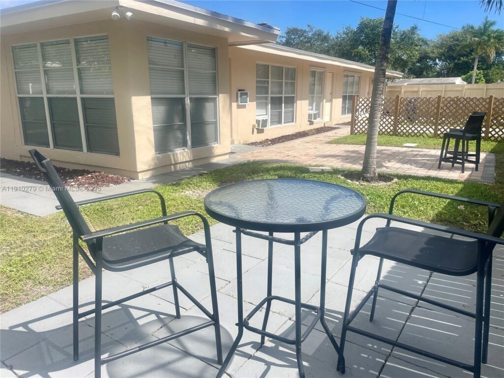 1505 NE 15th Ave # 4, Fort Lauderdale FL 33304