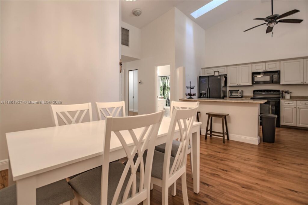 7652 S Pinewalk Dr S # 139, Margate FL 33063