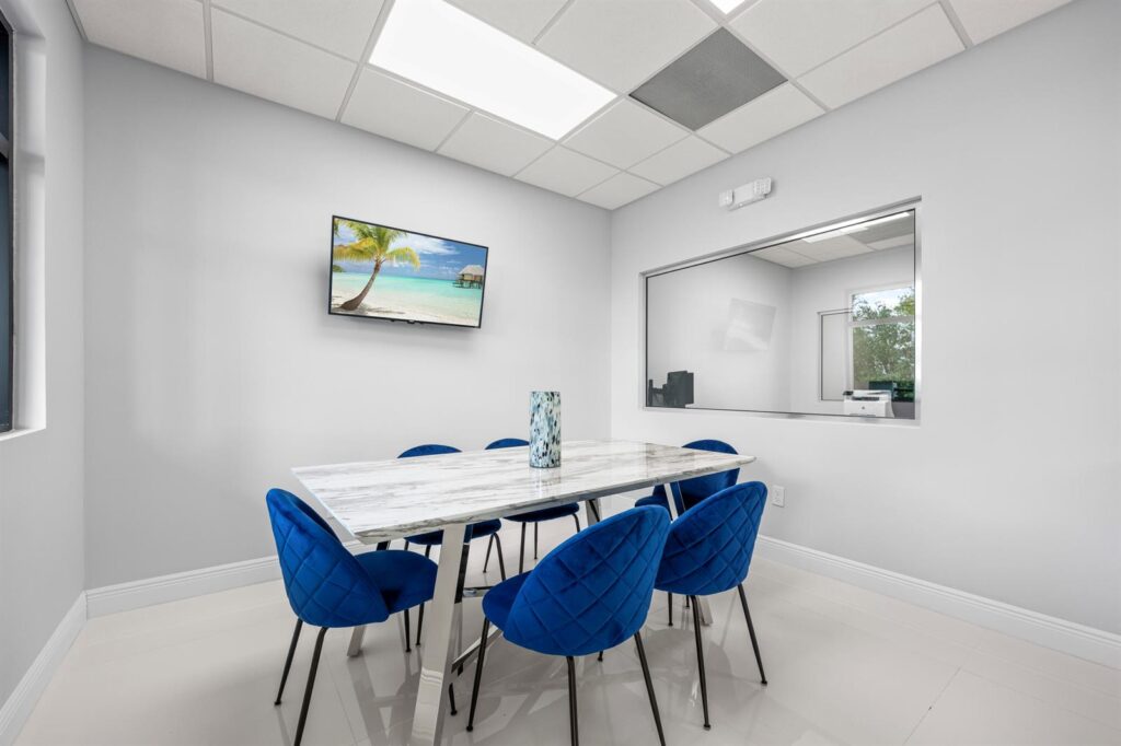 9200 Belvedere Road # 207, Royal Palm Beach FL 33411