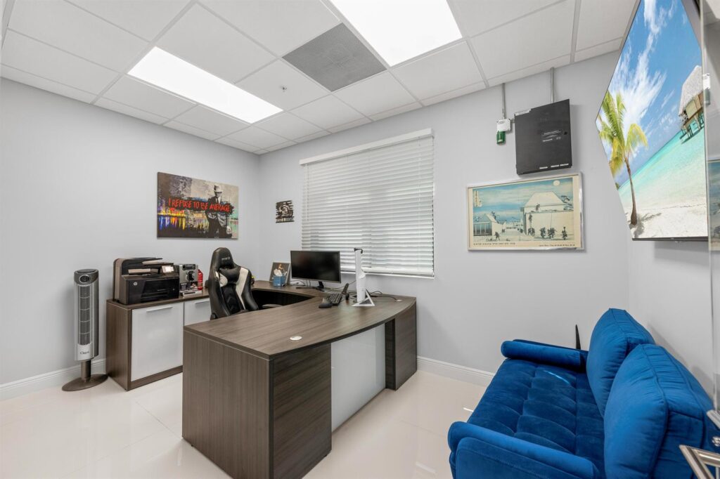 9200 Belvedere Road # 207, Royal Palm Beach FL 33411