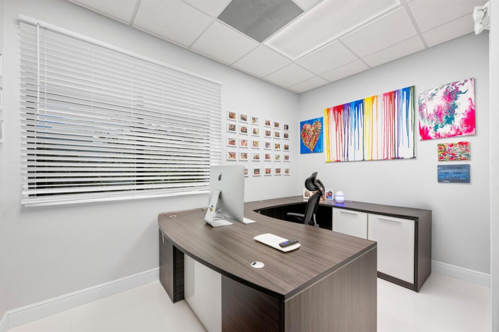 9200 Belvedere Road # 207, Royal Palm Beach FL 33411