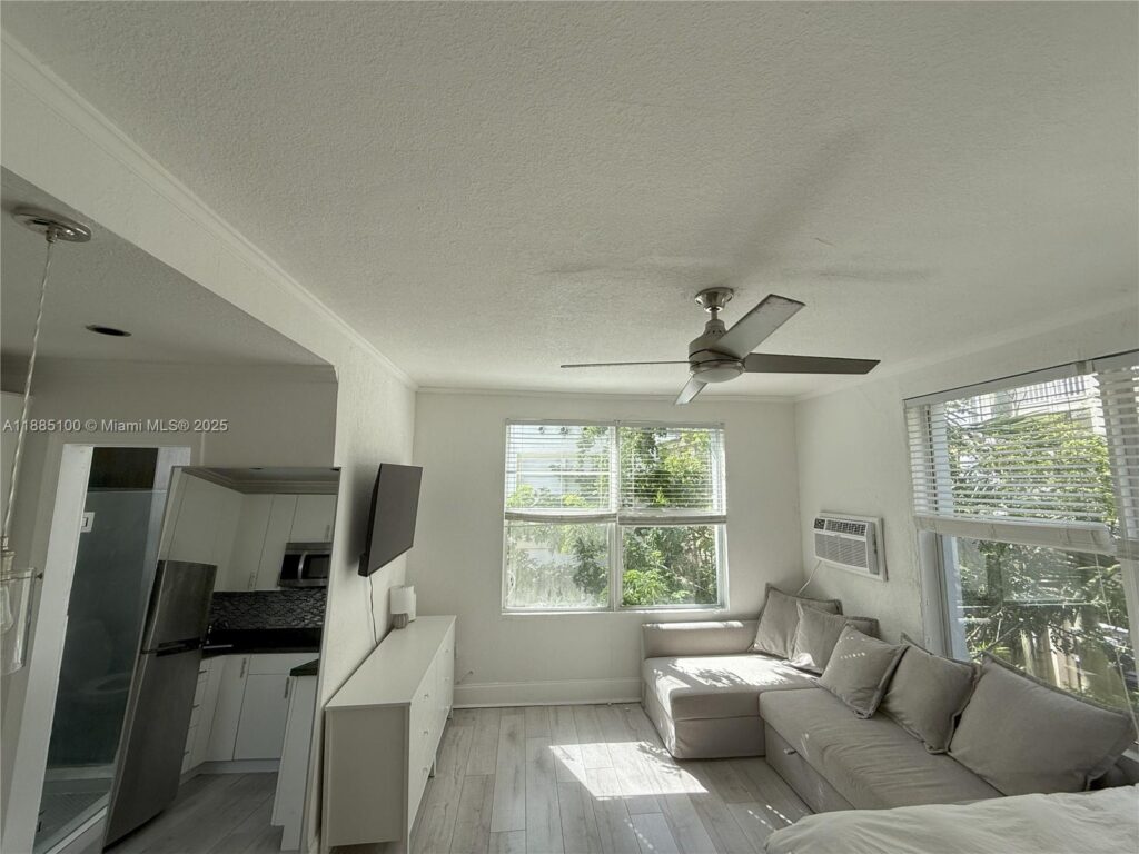 119 Menores Ave # 11, Coral Gables FL 33134